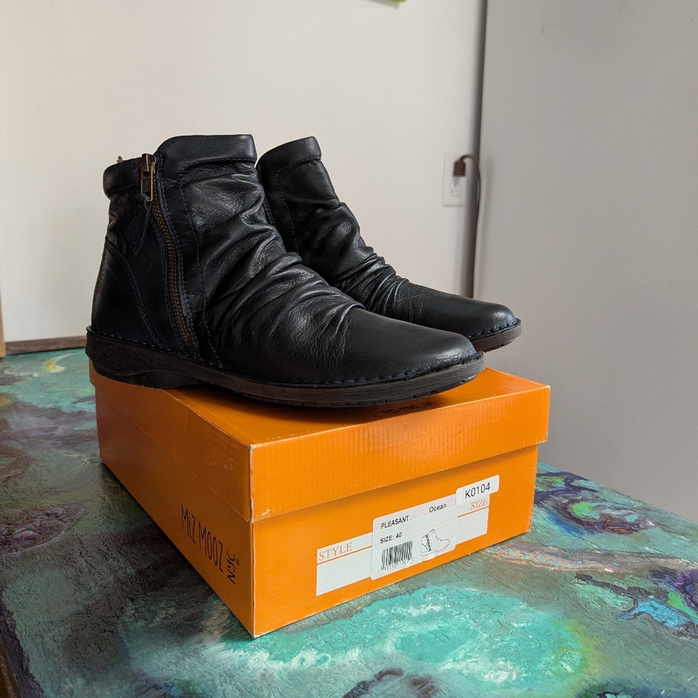 Miz Mooz Pleasant Leather Zip Up Ankle Booties 40 Ocean